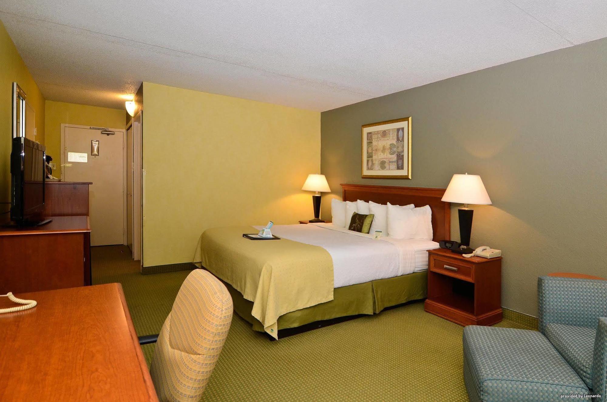 Best Western Tomah Hotel Oda fotoğraf